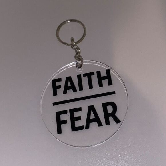 Faith over fear Keychain - Picture 1 of 1